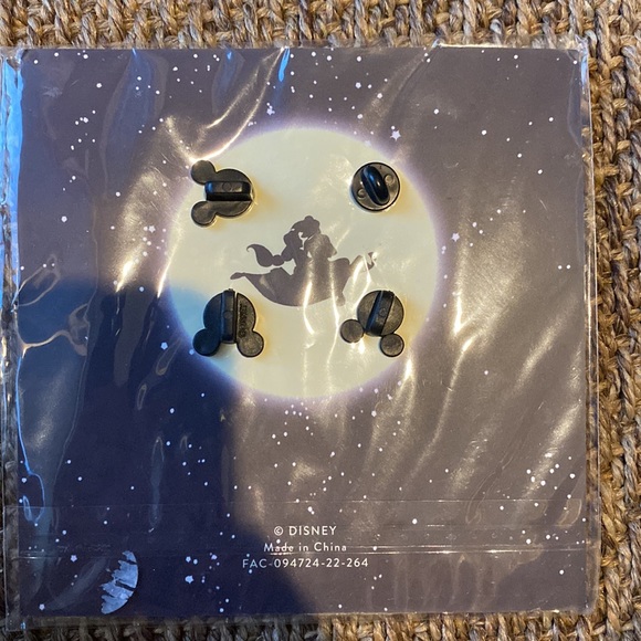 D23 exclusive Aladdin pin set - Picture 2 of 2